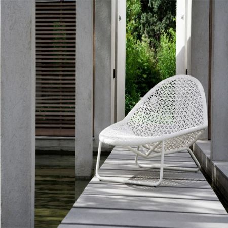 White PE Rattan Sun Lounge Chair 