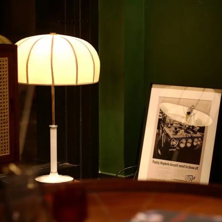 White Vintage Table/Desk Lamp with White/Green Base