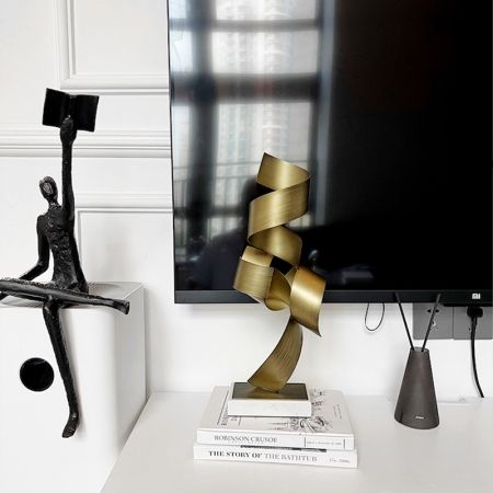 Modern Industrial Style Landscape Table Décor