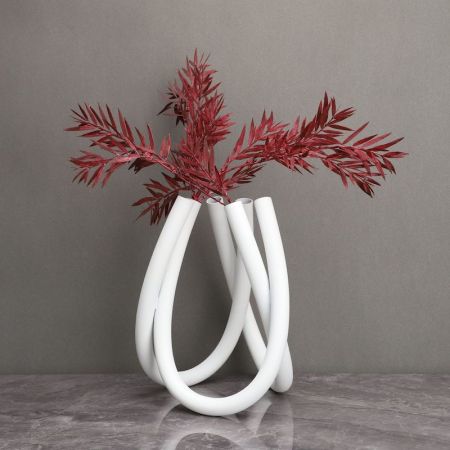 Creative Metal Flower Holder