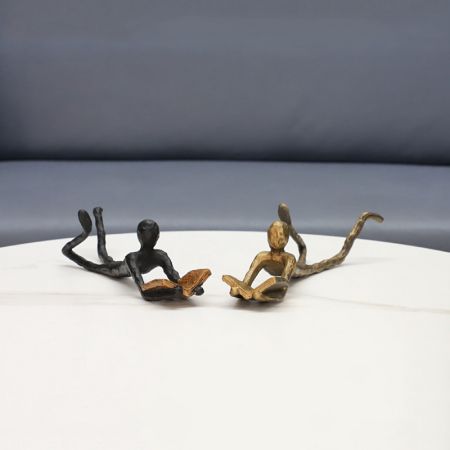 Minimalism Cast Iron Reading Person Table Décor Black/Gold