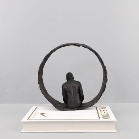 Casting Iron Circled Man Table Décor