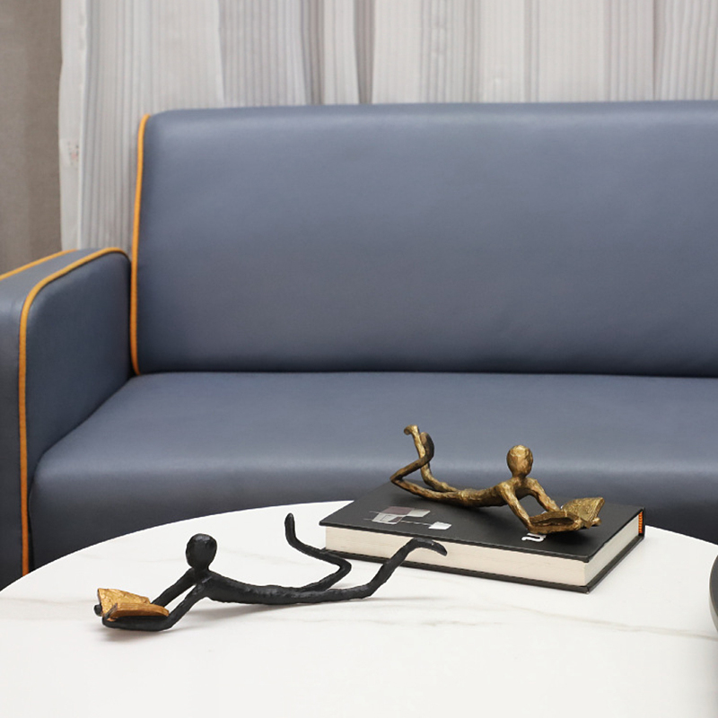 Minimalism Cast Iron Reading Person Table Décor Black/Gold